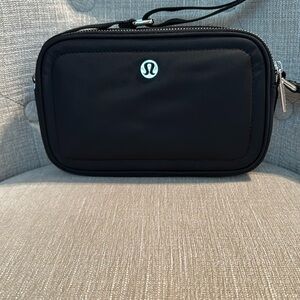 lululemon athletica Black Crossbody Camera Bag 2L